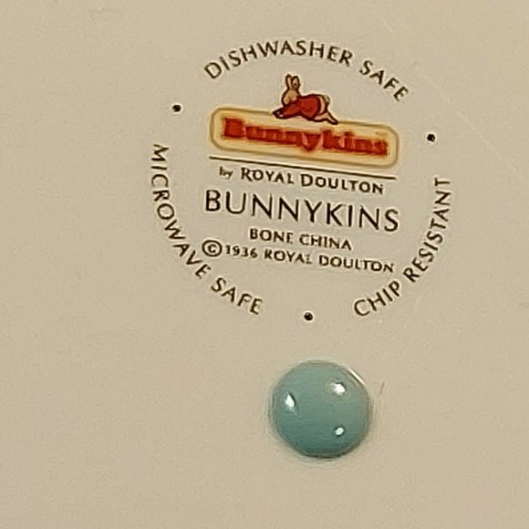 Royal Doulton BUNNYKINS  Family Camping Bone China 8" Plate Blue dot - Picture 6 of 7